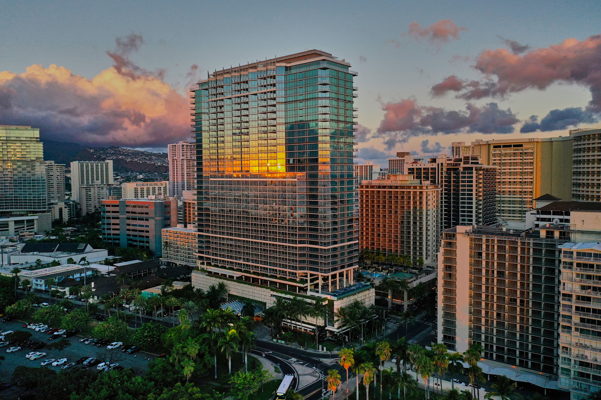 Waikiki Hotel Deals at Ka La'i LXR Luxury Hotel-Official Site